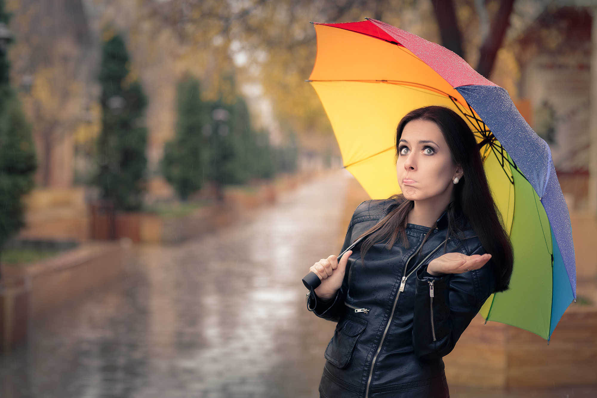 そろそろ梅雨シーズン到来。梅雨の気分に、洗濯事情・雨のファッション事情を調査!